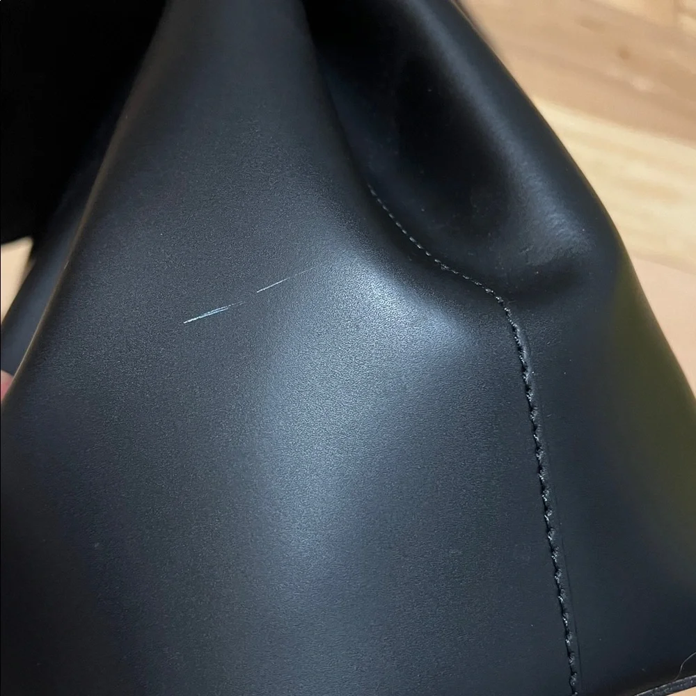 Chic Black Leather Satchel - Picture 8 of 17